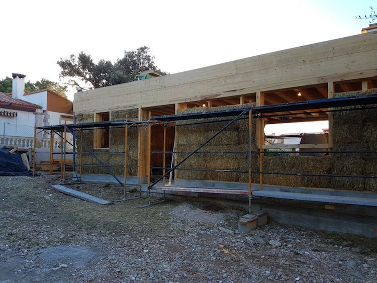 Construcción casa de paja en Bahia Grande - Mallorca